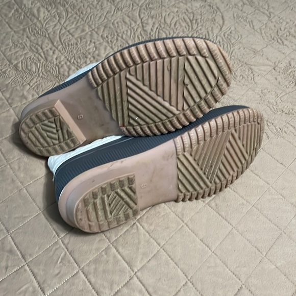 White ankle Duck boots - Picture 4 of 4